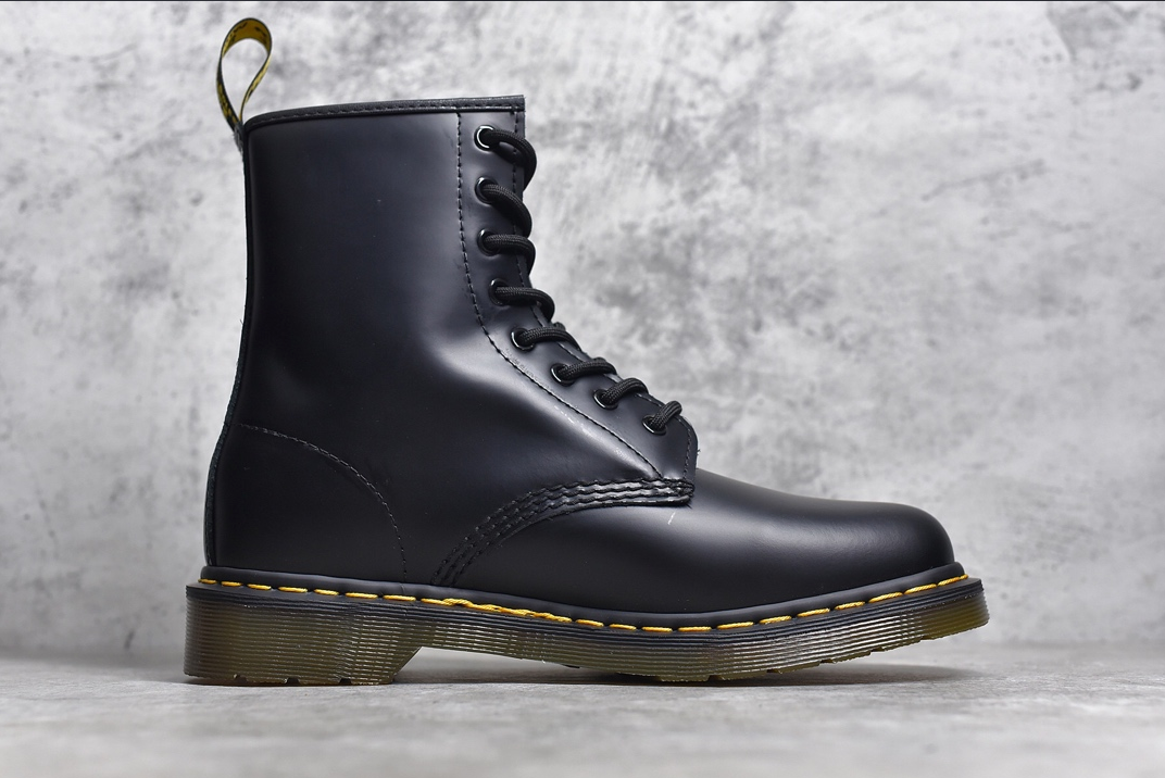 Dr. Marteens bota de 8 ojales clasica