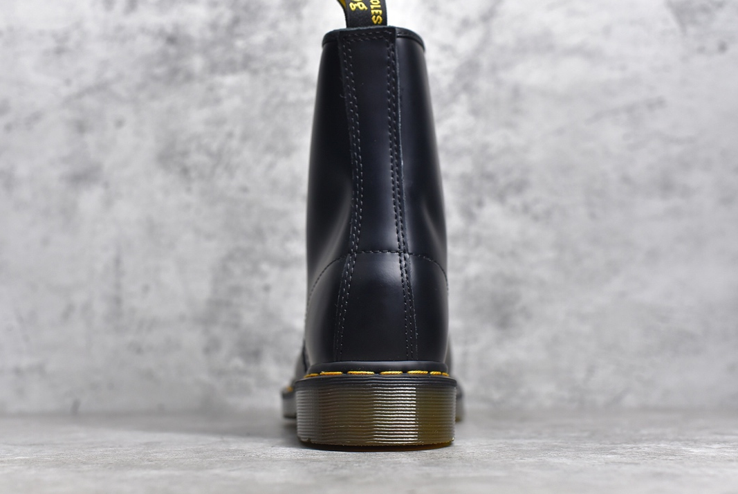 Dr. Marteens bota de 8 ojales clasica