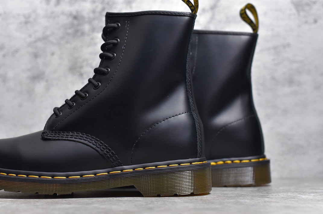 Dr. Marteens bota de 8 ojales clasica