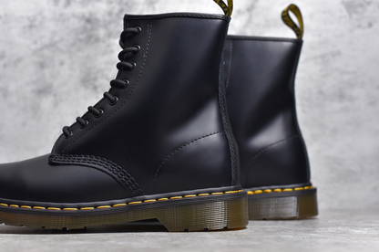 Dr. Marteens bota de 8 ojales clasica