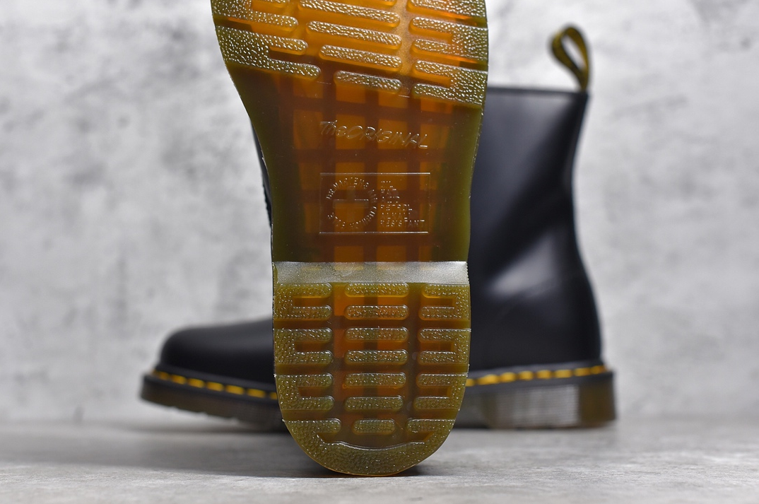 Dr. Marteens bota de 8 ojales clasica