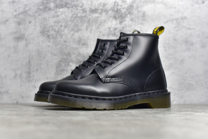 Dr. Marteens 1460 6 ojales media bota clasica