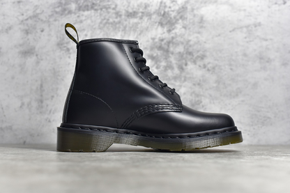 Dr. Marteens 1460 6 ojales media bota clasica