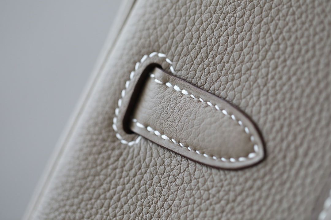 Hermès Birkin 30: La Definición del Lujo en Elephant Grey