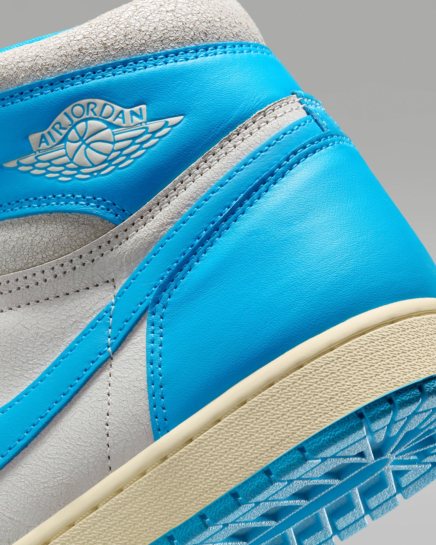 Air Jordan 1 High OG 'UNC Reimagined' - DZ5485-402