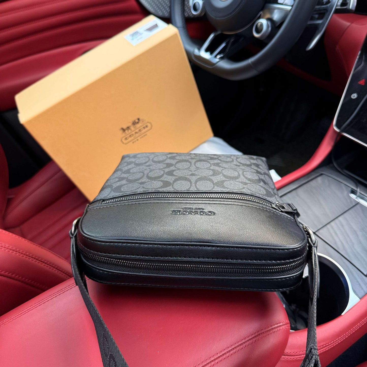 Bandolera Coach New York | Piel Corrugada "Pebbled" – Black Edition