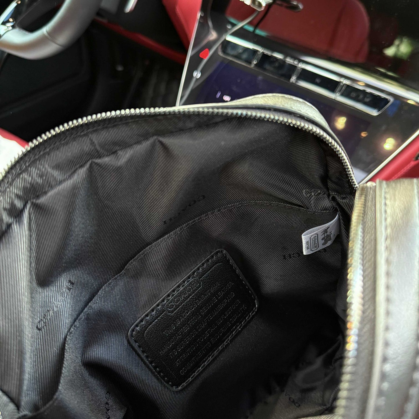 Bandolera Coach New York | Piel Corrugada "Pebbled" – Black Edition