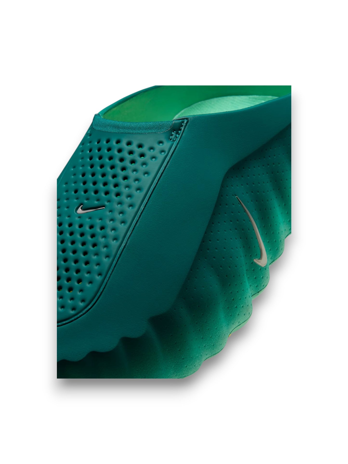 Nike Mind 001 Pregame Mules Verdes