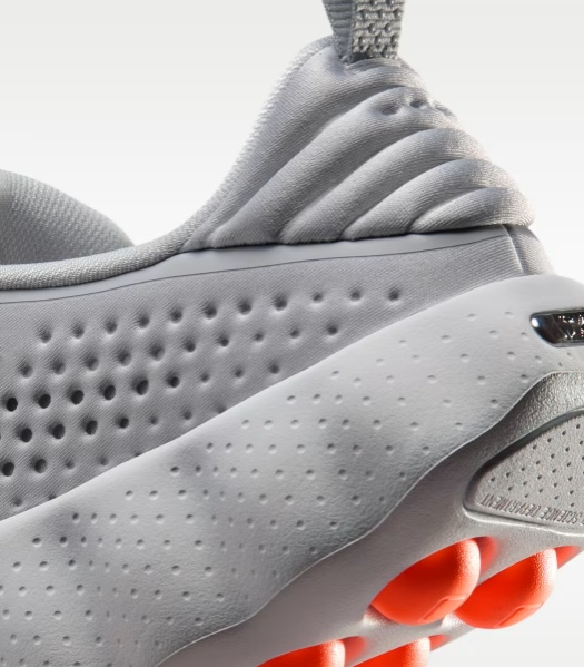 Nike Mind Silver: El futuro del diseño en tus pies. Edición Limitada.